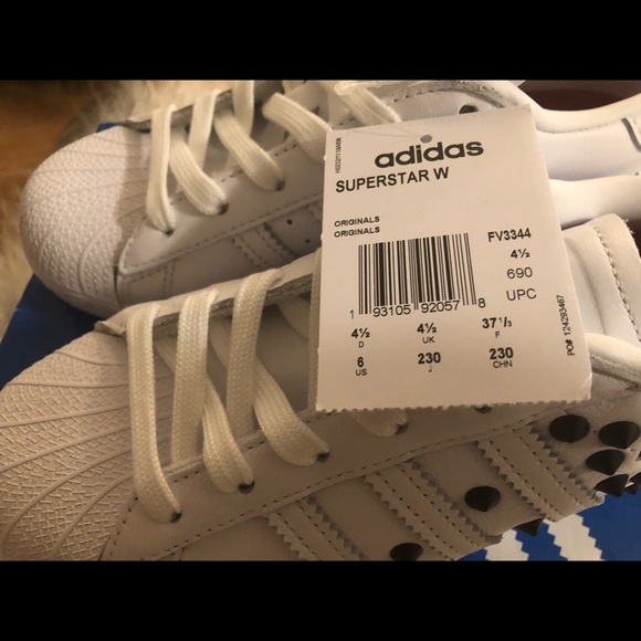 BNWT Rare Limited edition Adidas Dot Studded womens Superstars in size 6!!! - Picture 11 of 16